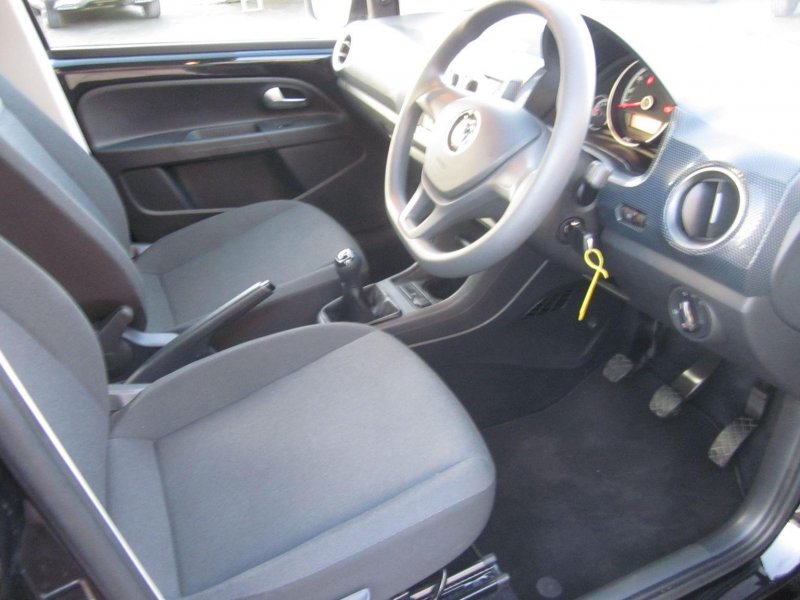 VOLKSWAGEN UP