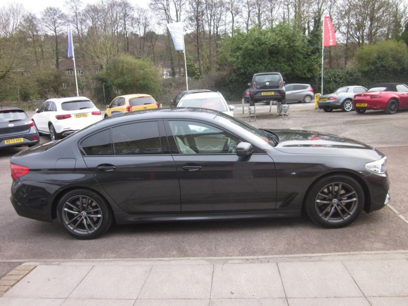 BMW 5 SERIES