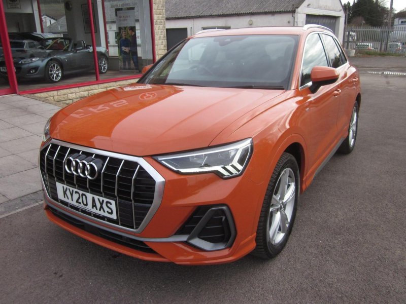 AUDI Q3