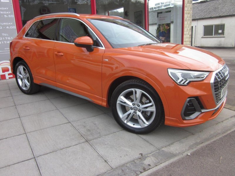 AUDI Q3
