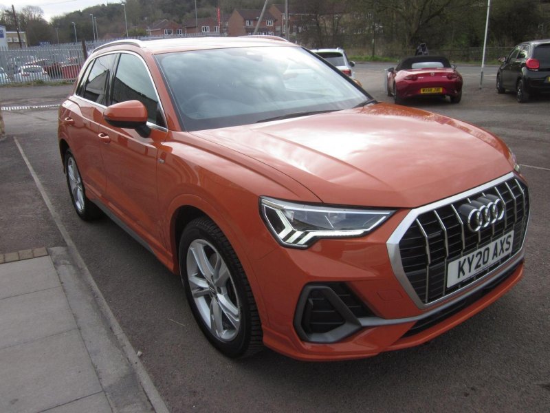 AUDI Q3