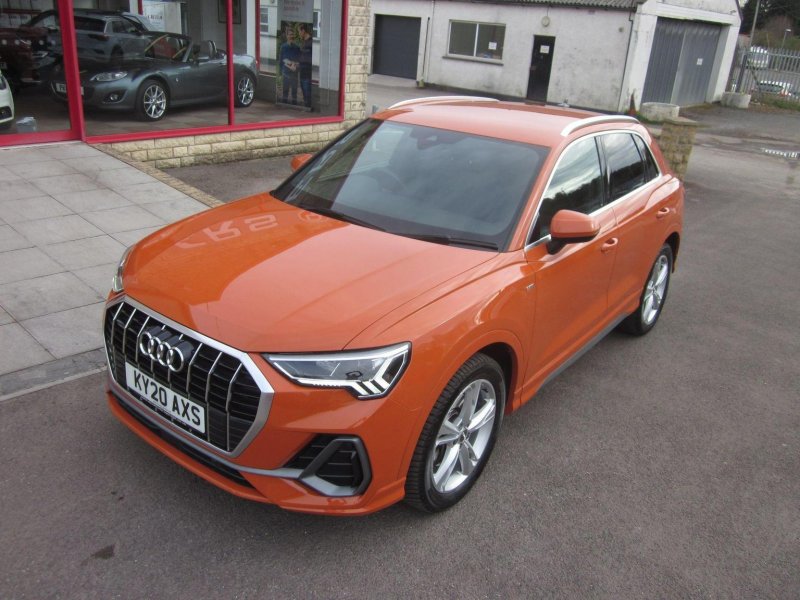 AUDI Q3