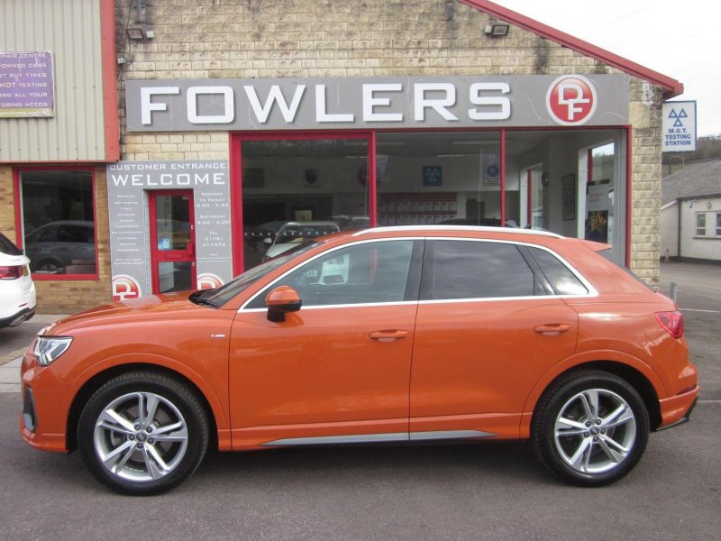 AUDI Q3