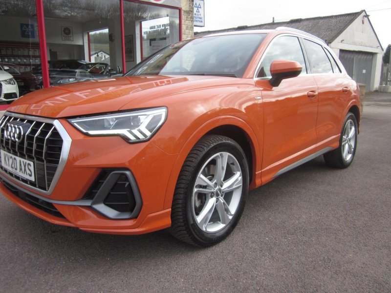 AUDI Q3